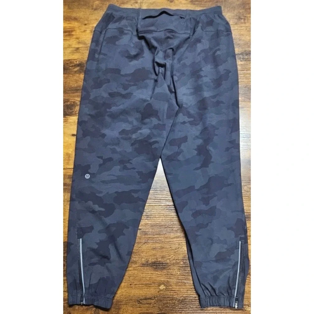 Lululemon Surge Jogger Heritage 365 Camo Black Multi Size Large